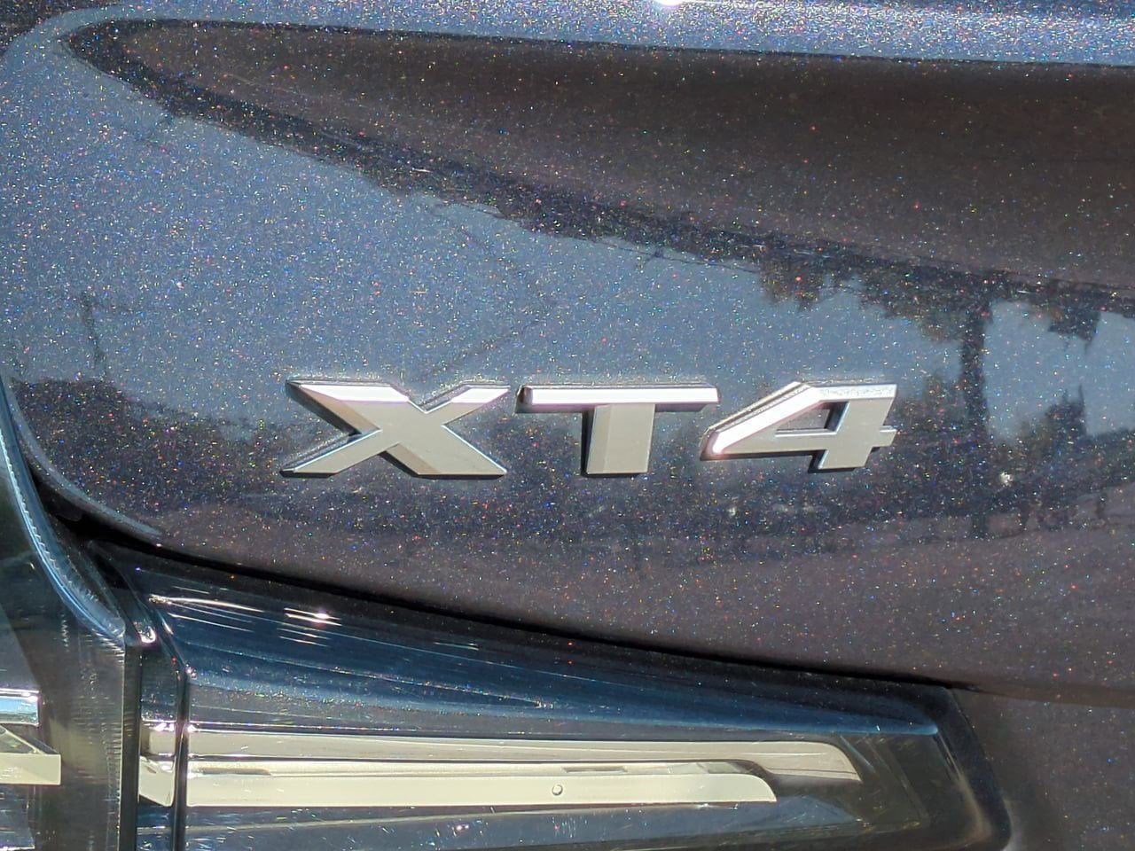 Thumbnail: 2023 Cadillac XT4 - 12