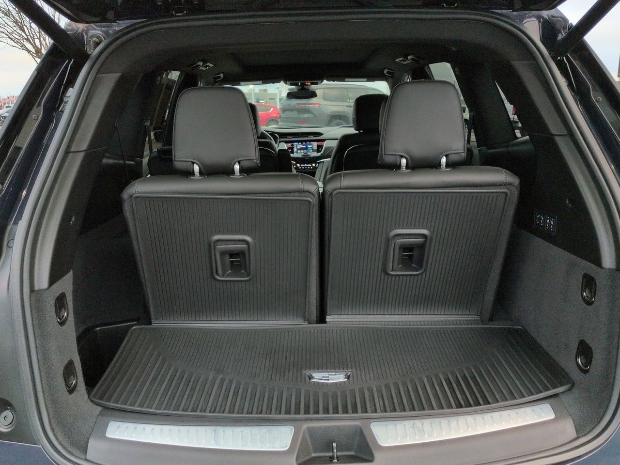 Thumbnail: 2025 Cadillac XT6 - 37