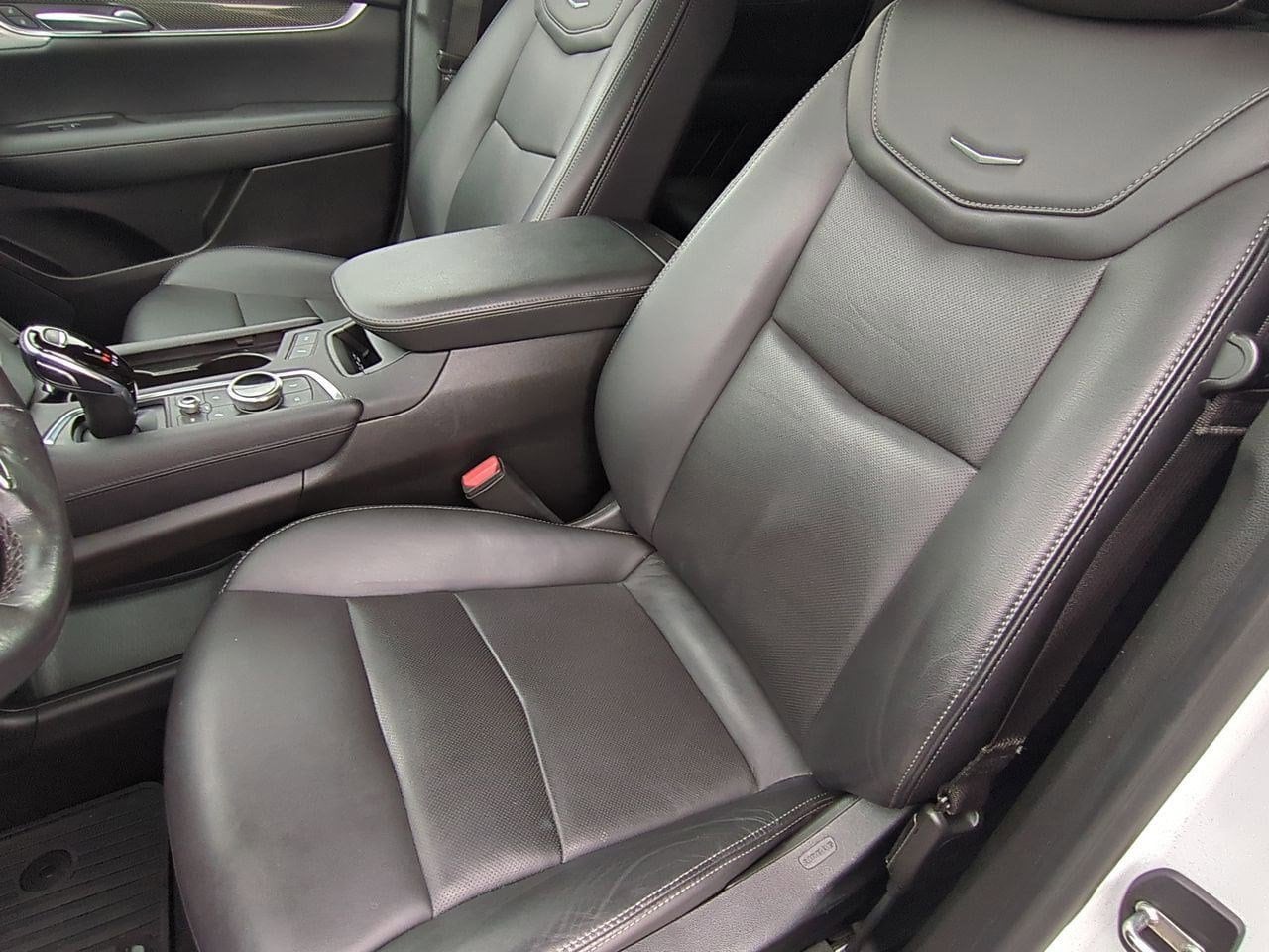 Thumbnail: 2023 Cadillac XT5 - 15