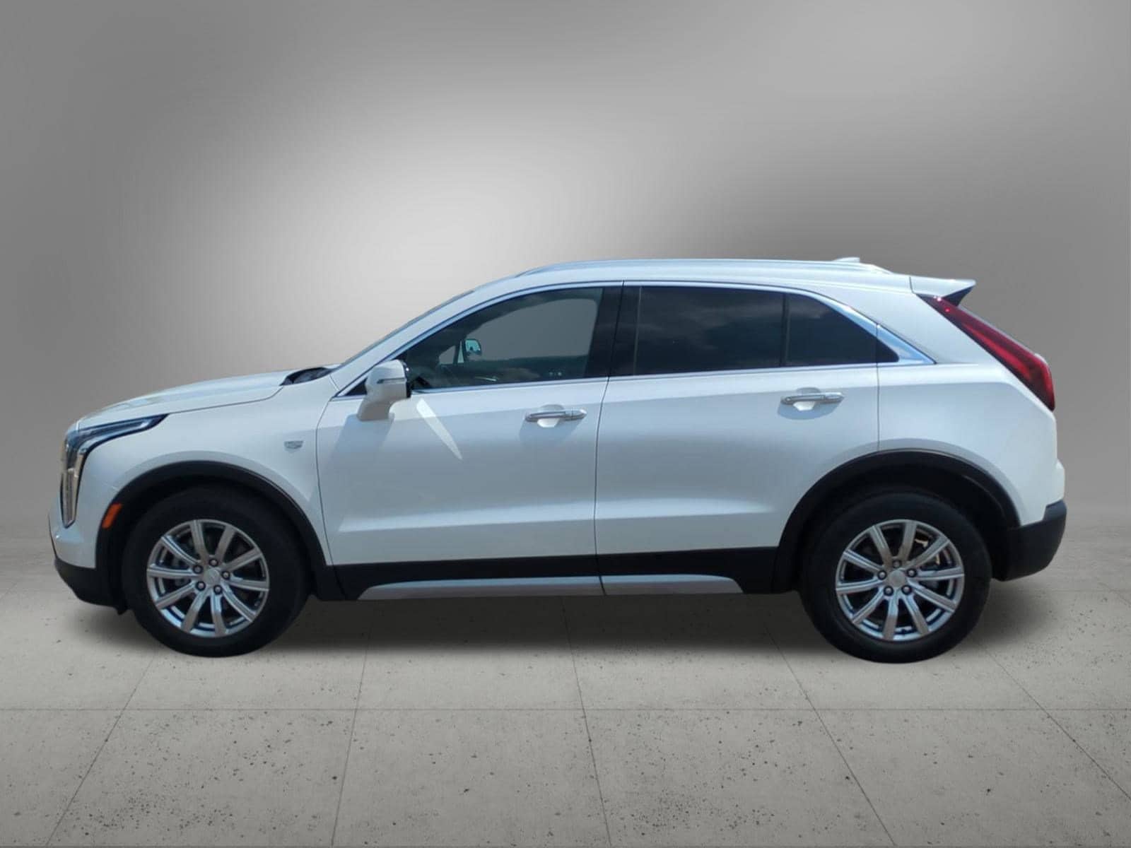 Thumbnail: 2023 Cadillac XT4 - 3