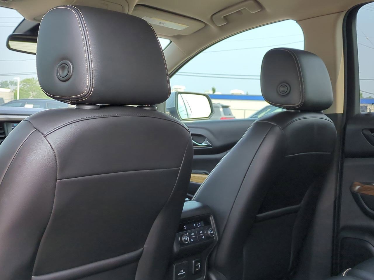 Thumbnail: 2017 GMC Acadia - 17