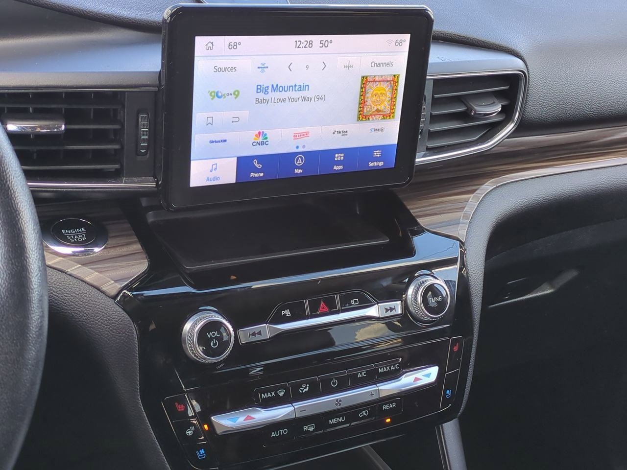 Thumbnail: 2022 Ford Explorer - 28