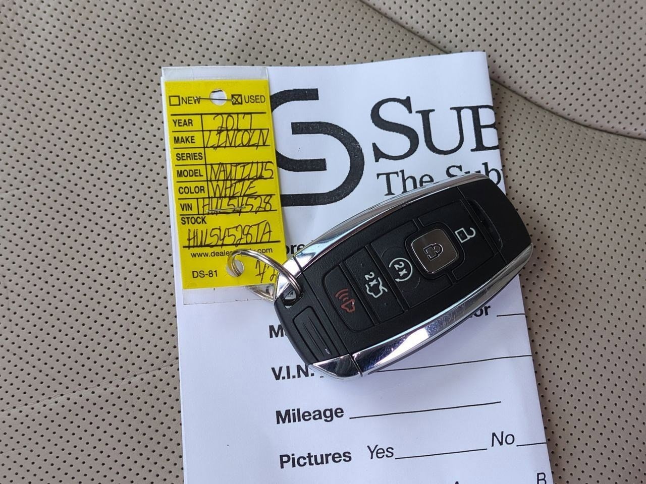 Thumbnail: 2017 Lincoln MKC - 36