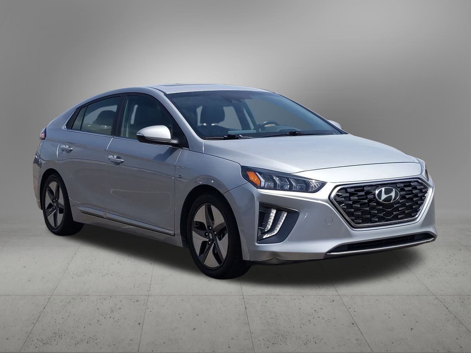 Thumbnail: 2020 Hyundai Ioniq - 8
