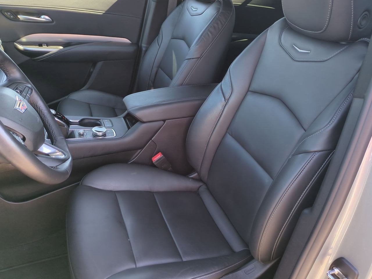 Thumbnail: 2023 Cadillac XT4 - 15