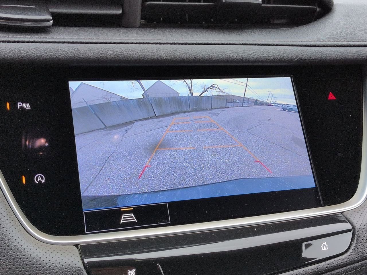 Thumbnail: 2023 Cadillac XT5 - 30