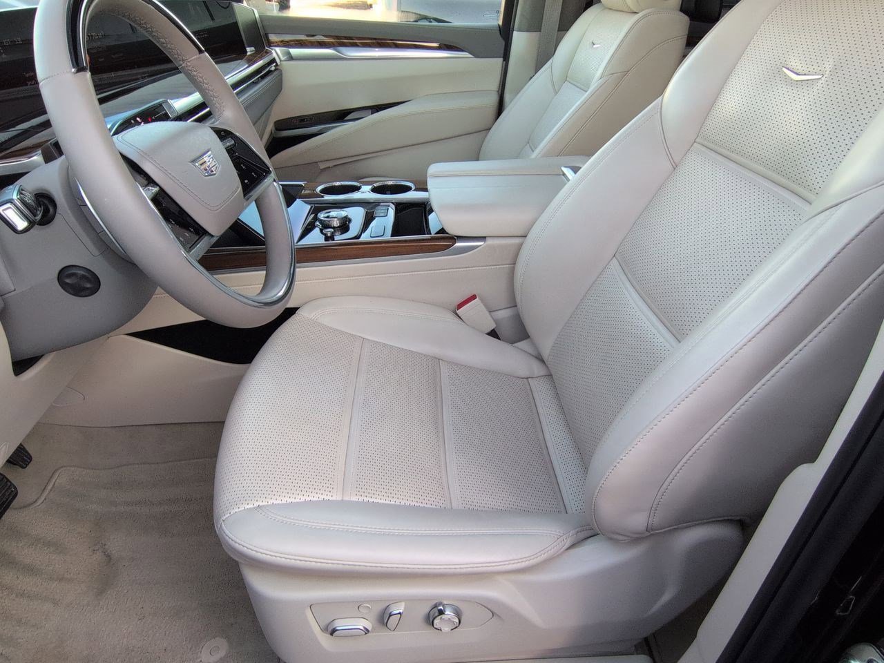 Thumbnail: 2025 Cadillac Escalade - 16