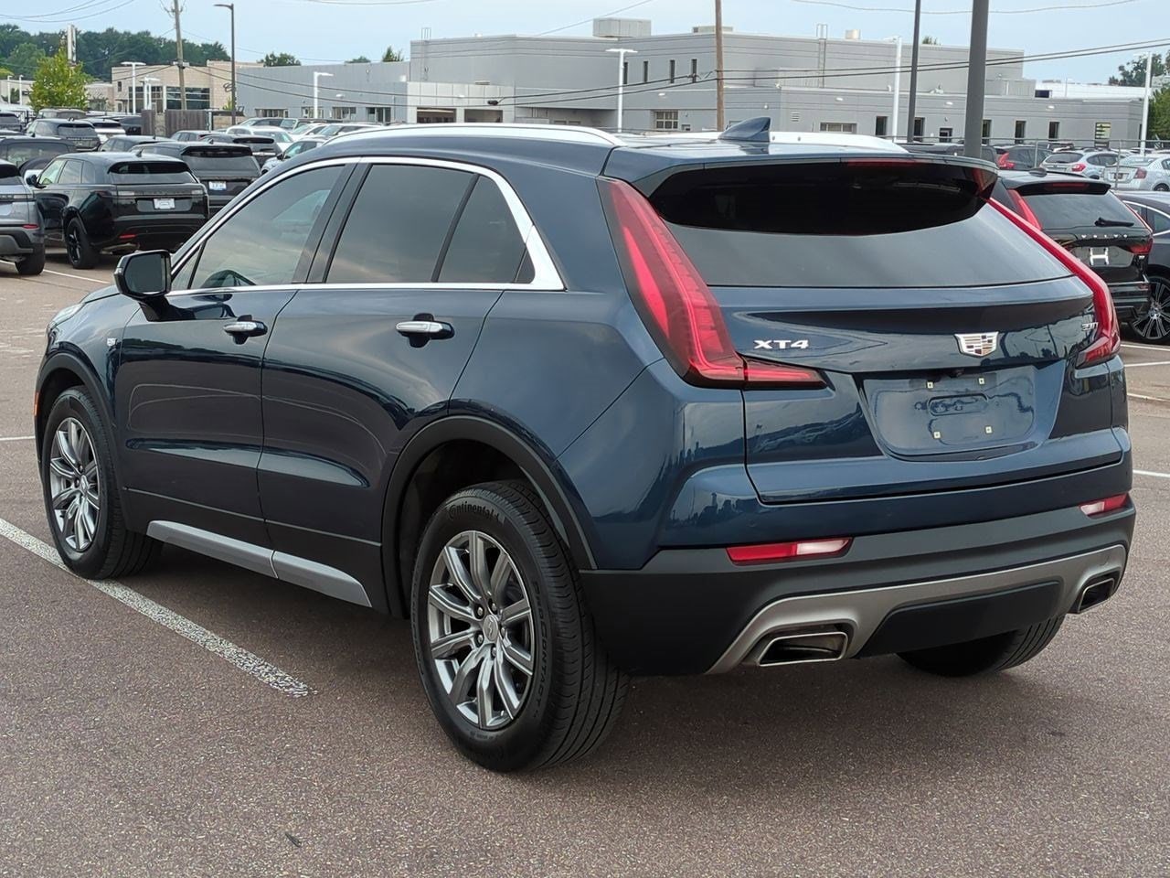 Thumbnail: 2021 Cadillac XT4 - 4
