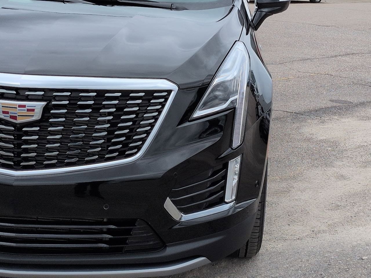 Thumbnail: 2023 Cadillac XT5 - 10