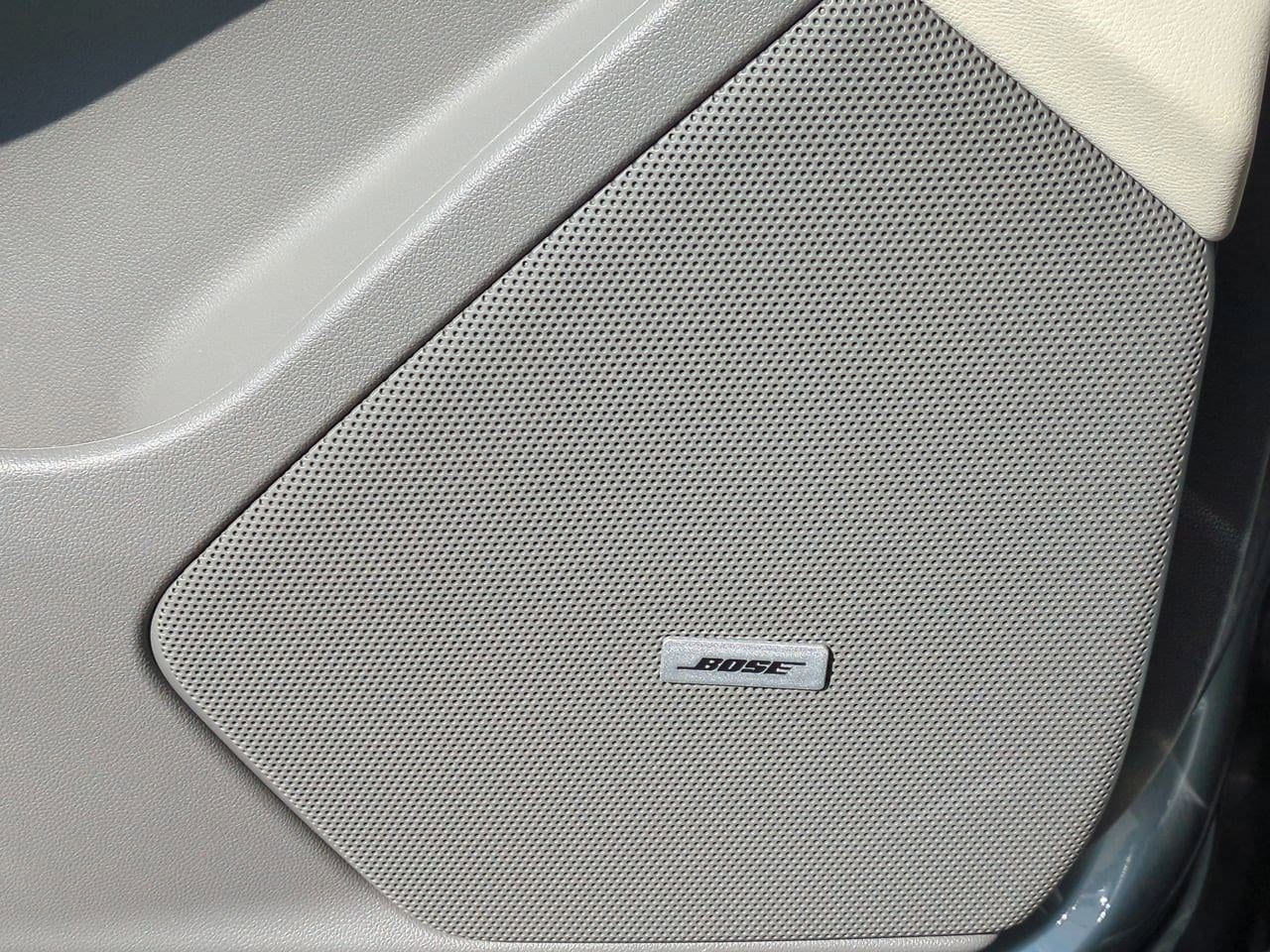 Thumbnail: 2023 Cadillac XT6 - 31