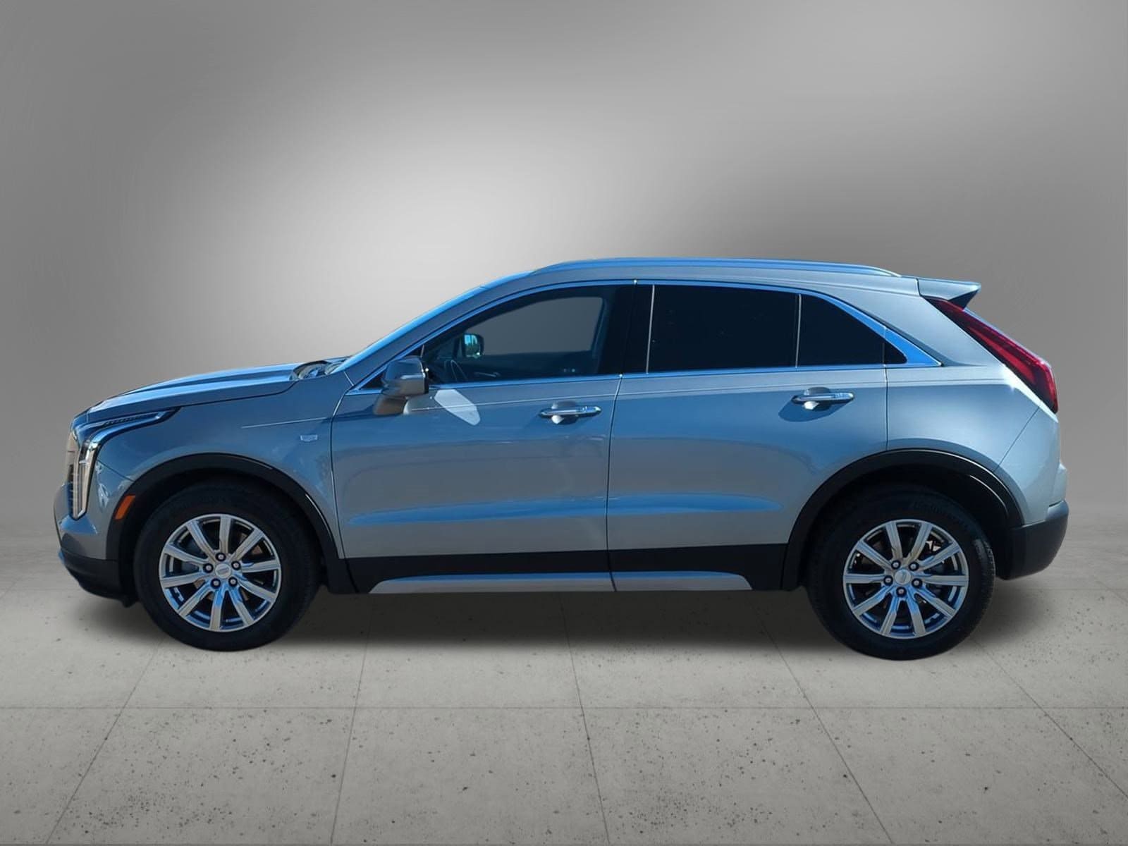 Thumbnail: 2023 Cadillac XT4 - 3