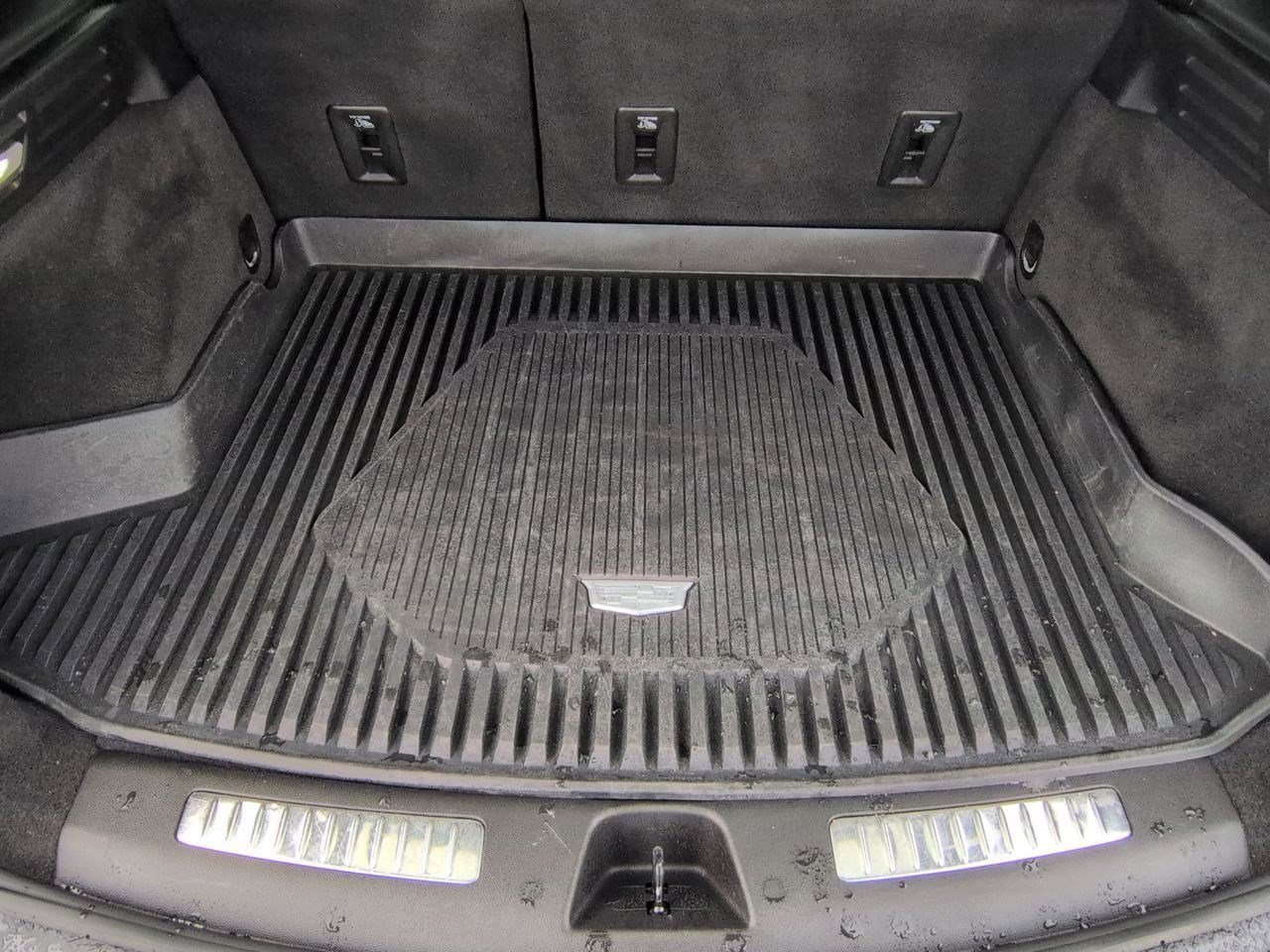 Thumbnail: 2023 Cadillac XT4 - 34