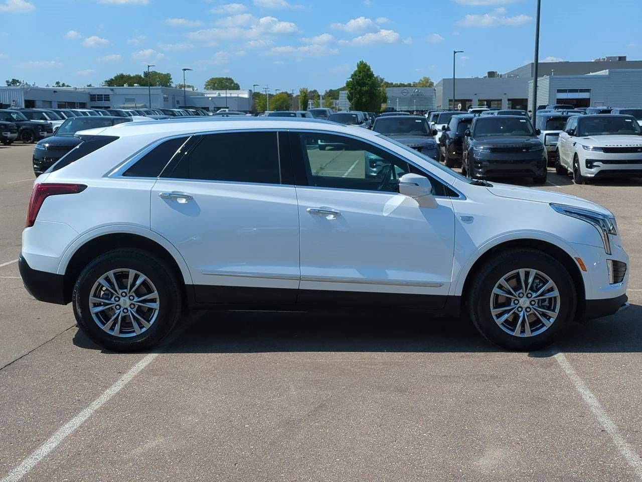 Thumbnail: 2023 Cadillac XT5 - 7