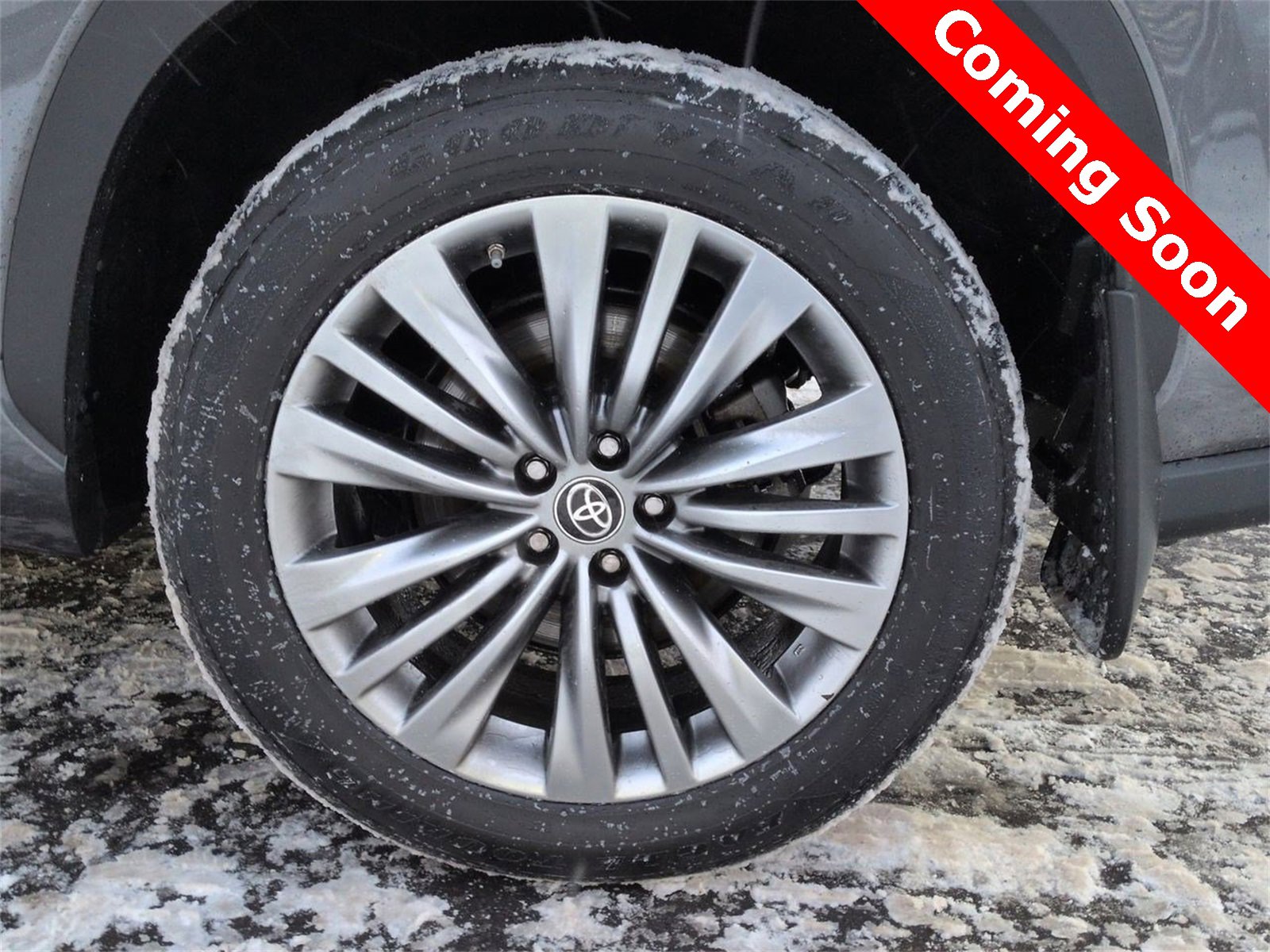 Thumbnail: 2023 Toyota Highlander - 12