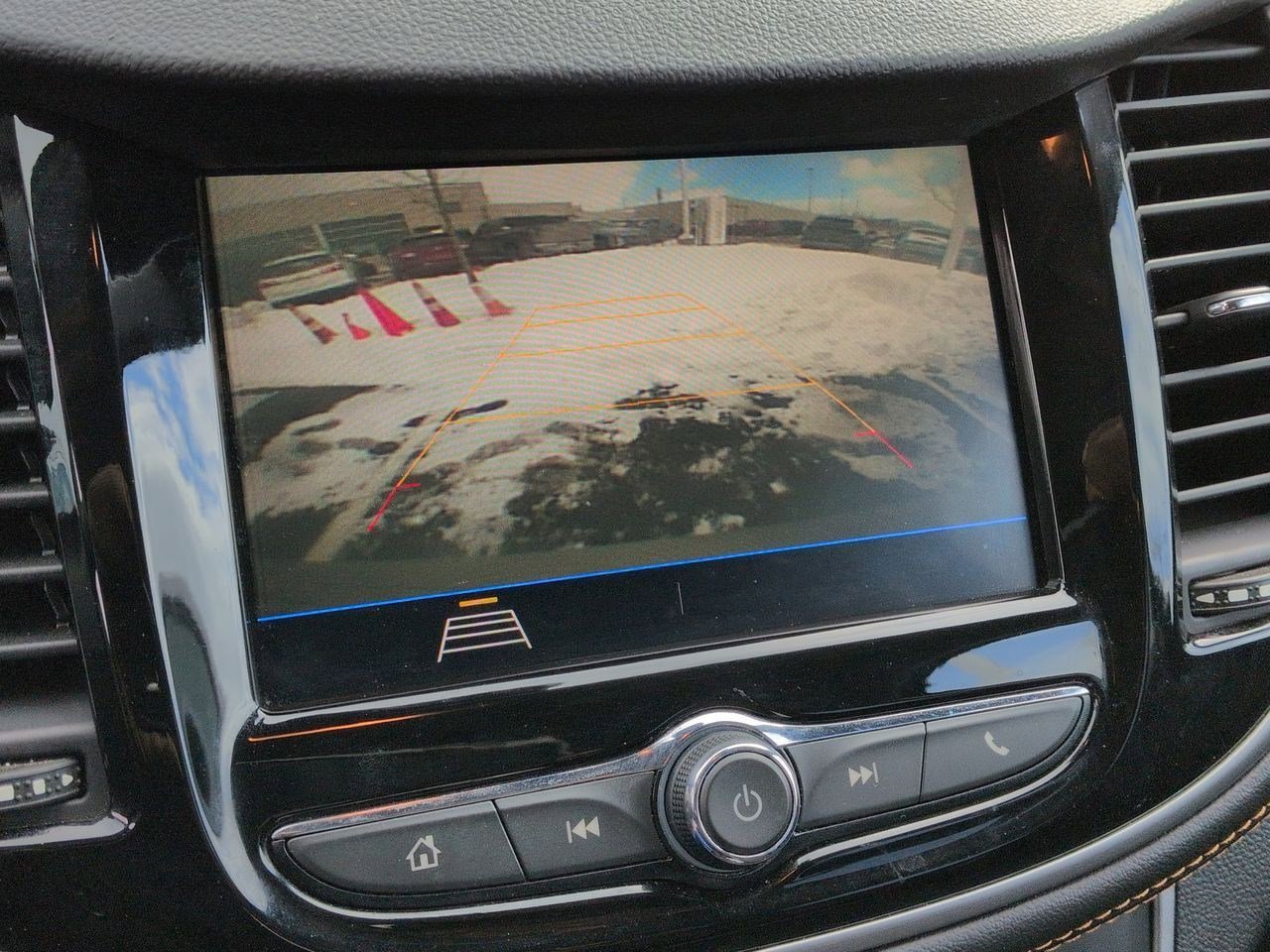 Thumbnail: 2021 Chevrolet Trax - 27