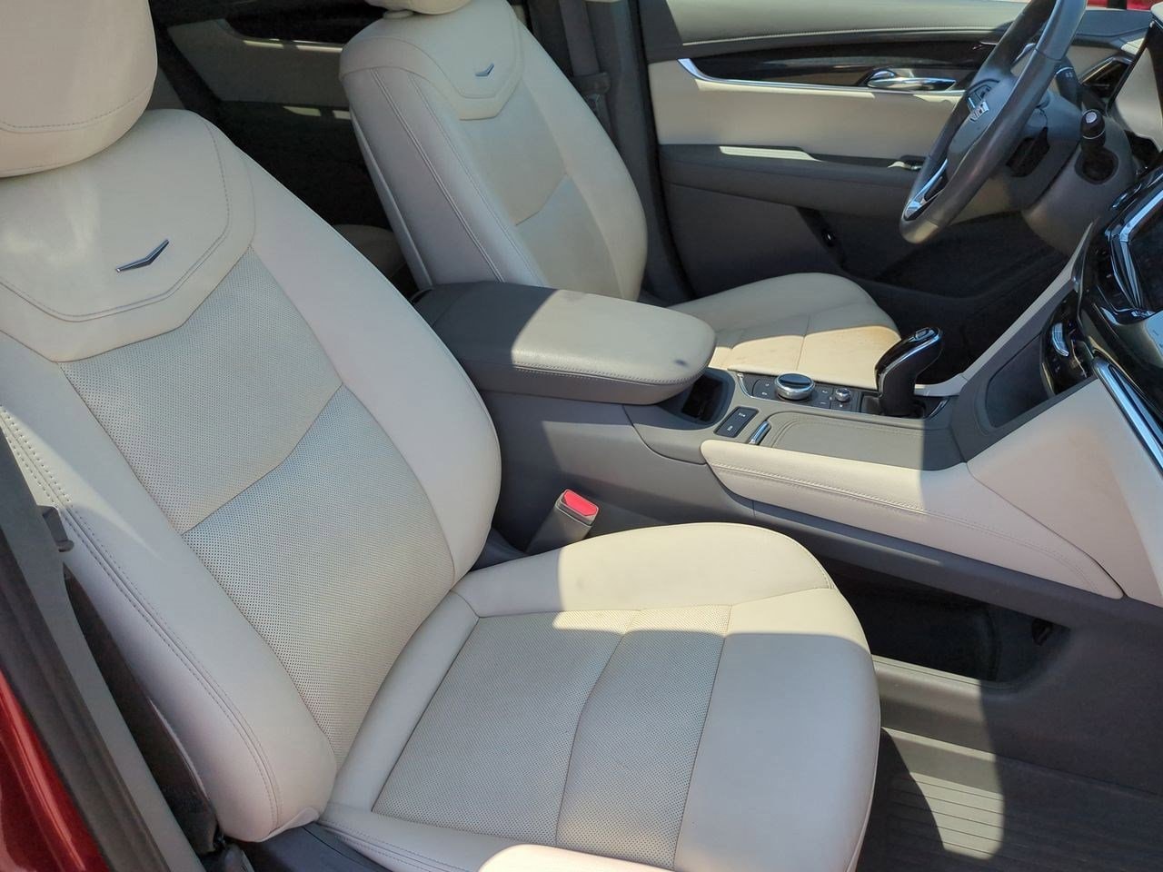 Thumbnail: 2021 Cadillac XT6 - 21