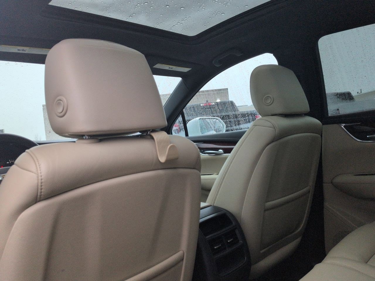 Thumbnail: 2017 Cadillac XT5 - 18