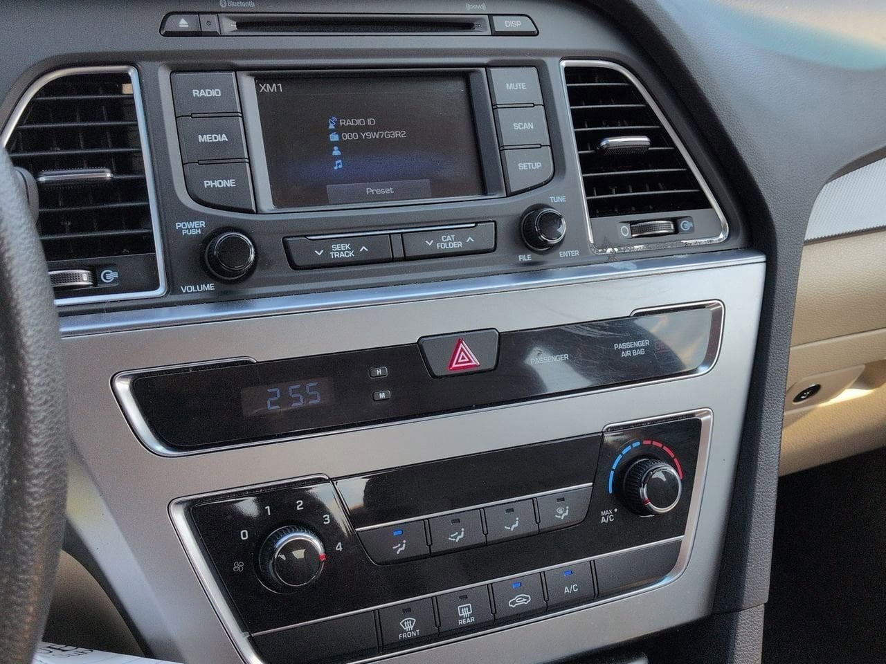 Thumbnail: 2015 Hyundai Sonata - 27