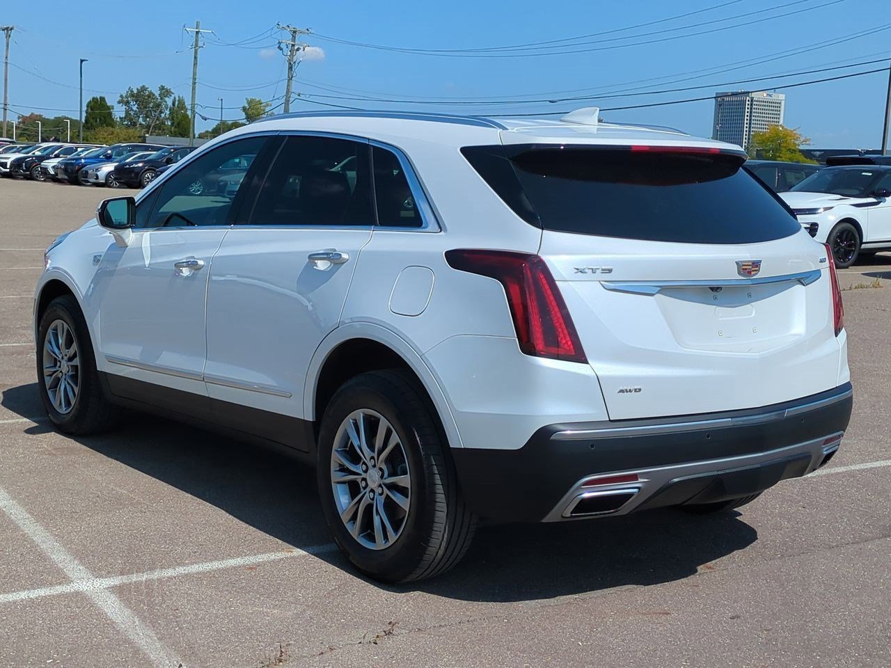 Thumbnail: 2023 Cadillac XT5 - 4
