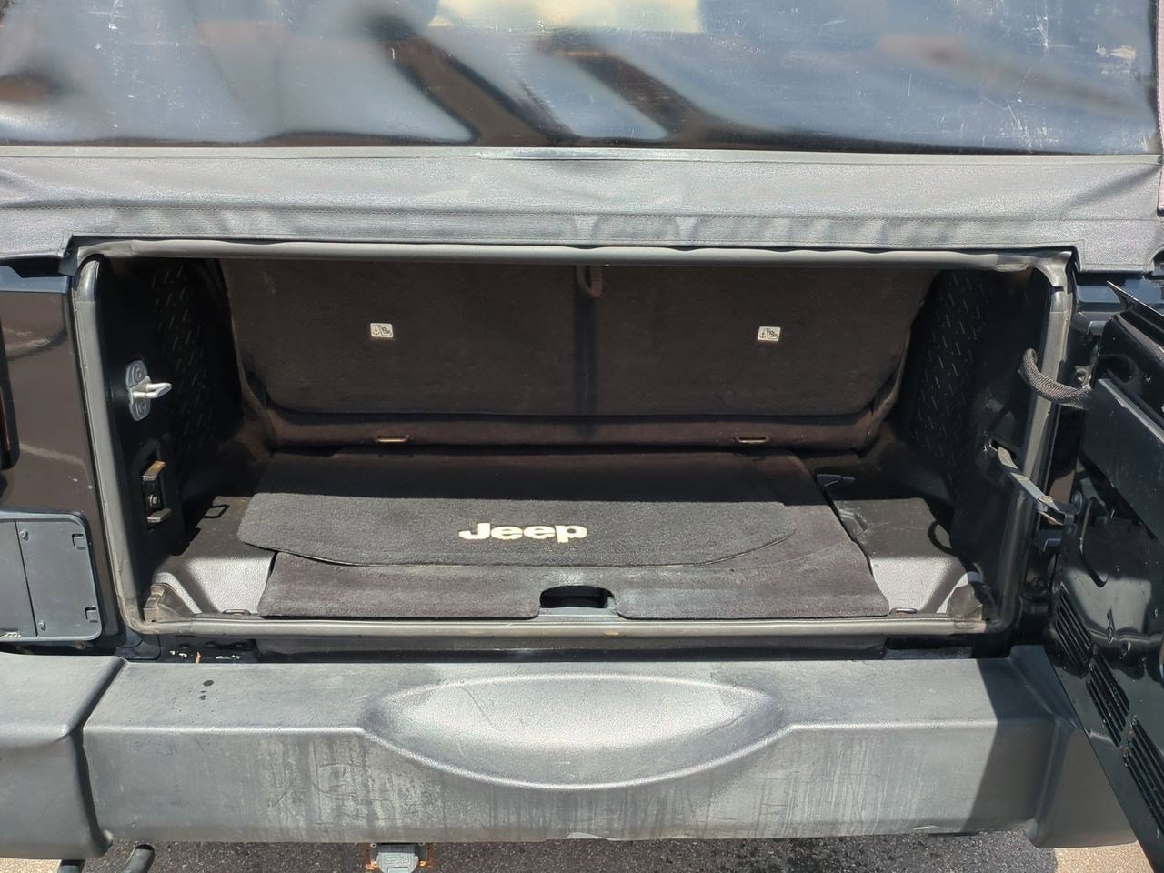 Thumbnail: 2012 Jeep Wrangler - 27