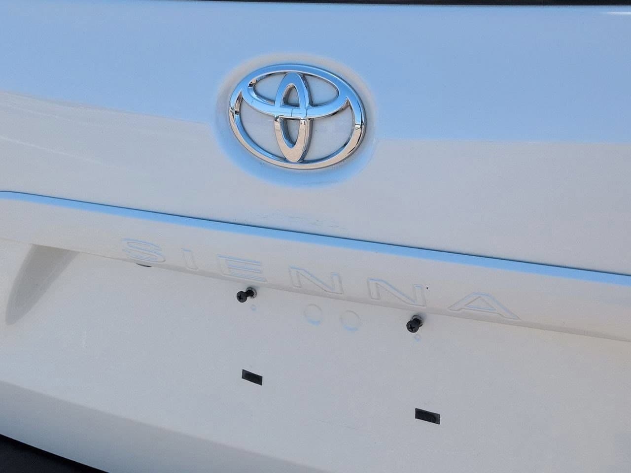2015 Toyota Sienna XLE - Photo 12