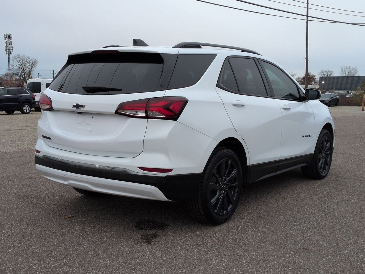 Thumbnail: 2023 Chevrolet Equinox - 6