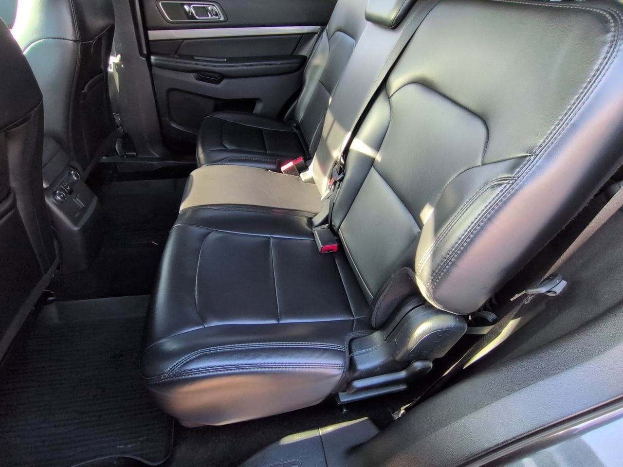 Thumbnail: 2019 Ford Explorer - 16