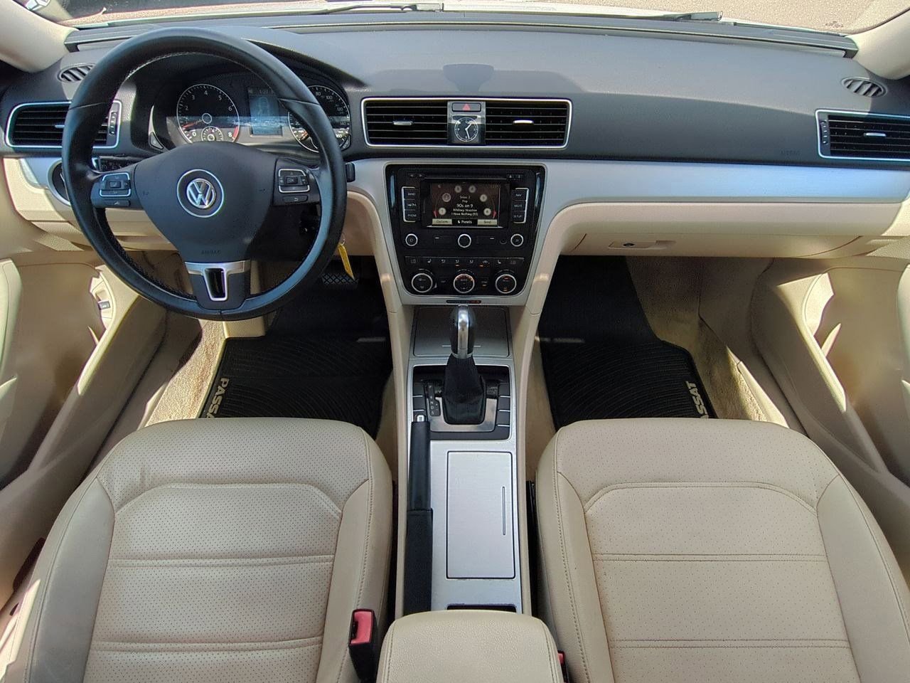 Thumbnail: 2012 Volkswagen Passat - 14