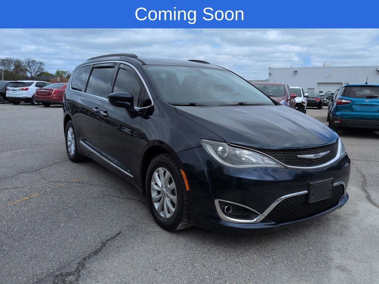 Thumbnail: 2017 Chrysler Pacifica - 8
