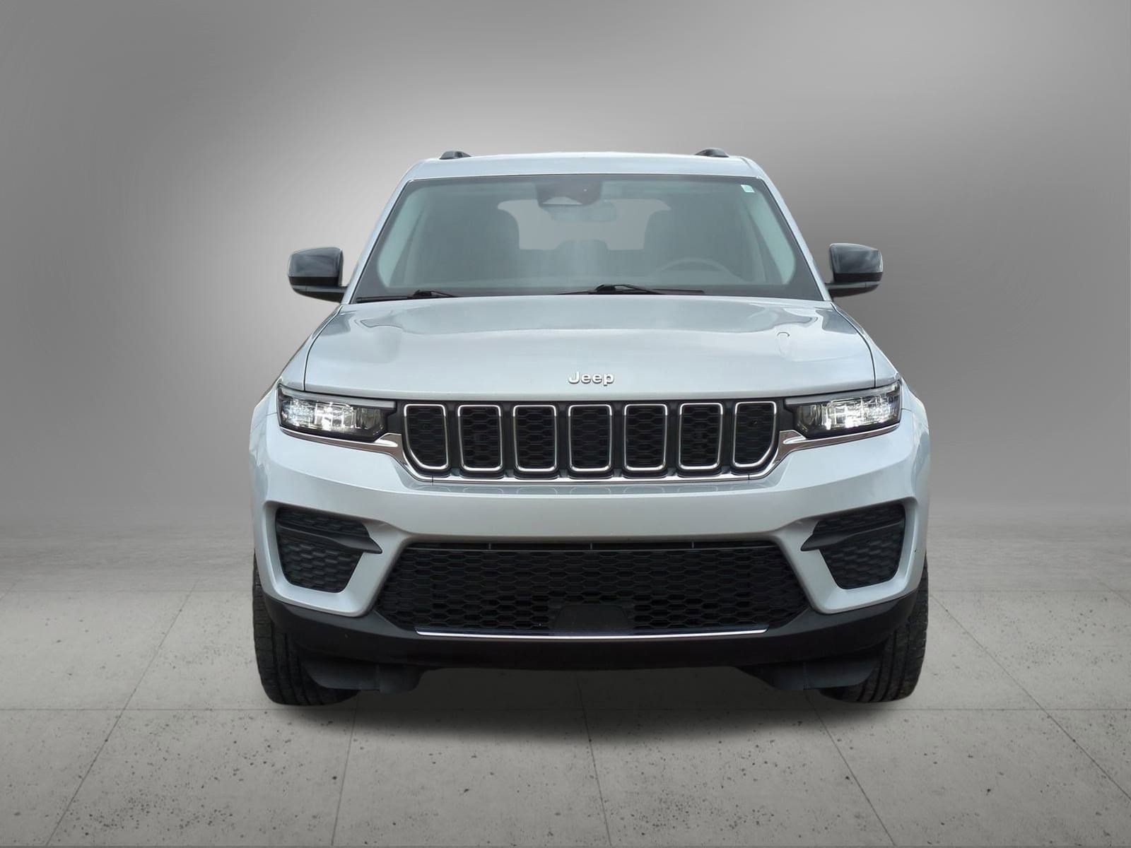 Thumbnail: 2023 Jeep Grand Cherokee - 9