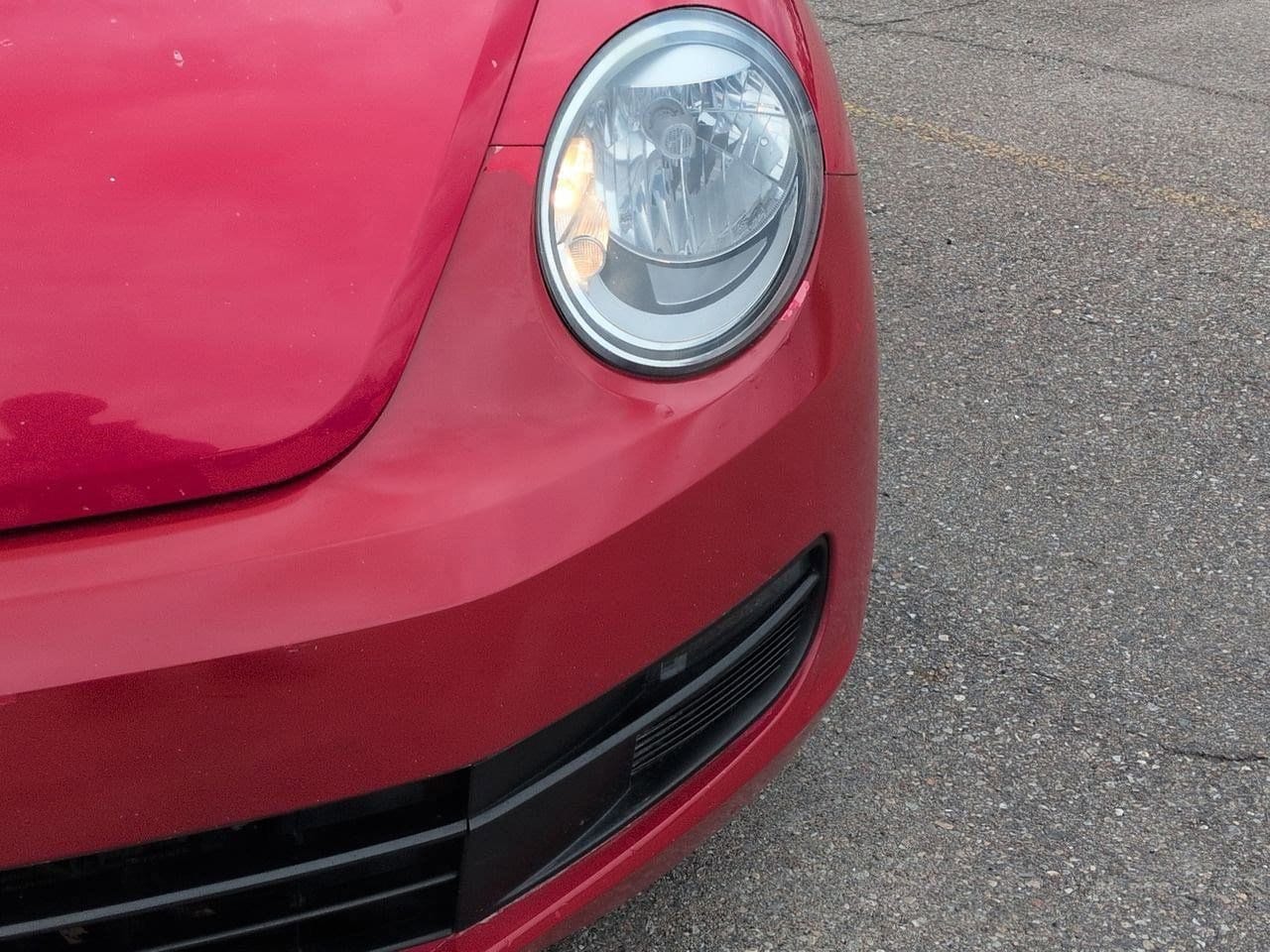 Thumbnail: 2015 Volkswagen Beetle - 11