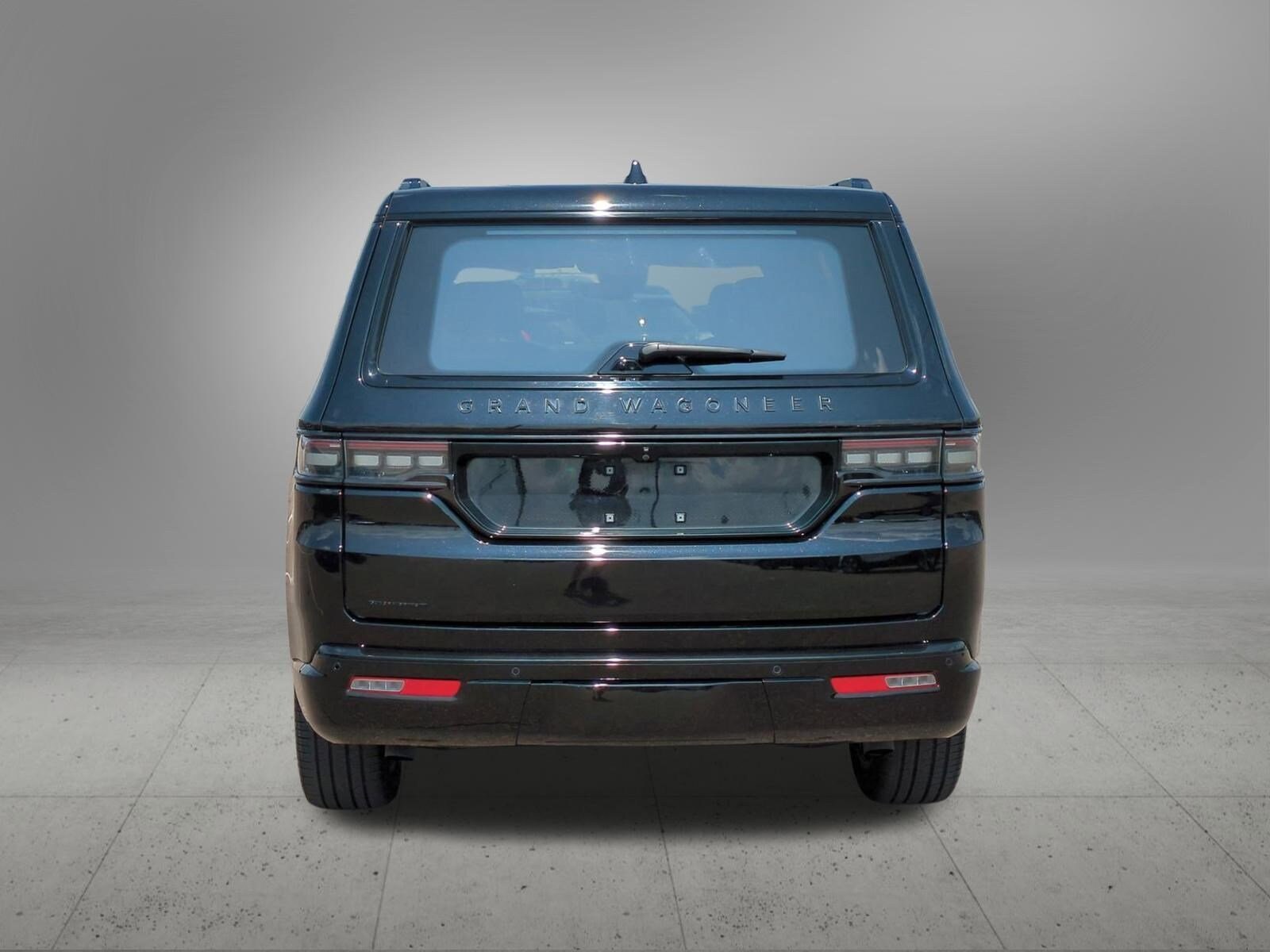 Thumbnail: 2023 Jeep Grand Wagoneer - 5