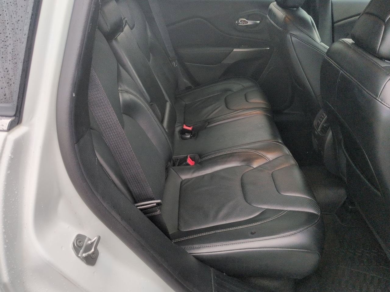 Thumbnail: 2020 Jeep Cherokee - 20