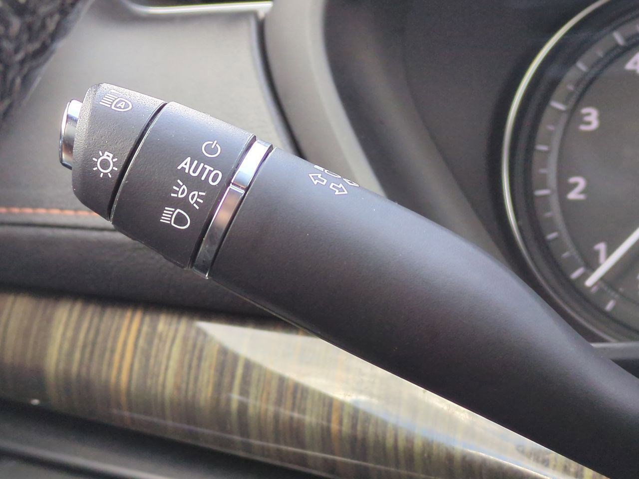 Thumbnail: 2020 Cadillac XT4 - 27