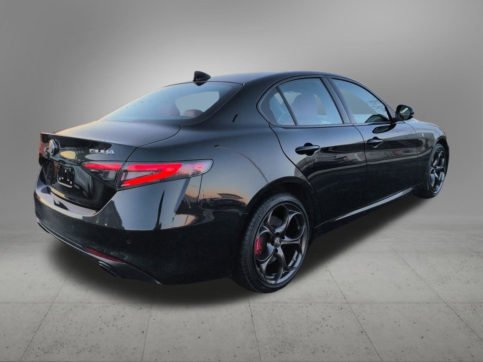 Thumbnail: 2024 Alfa Romeo Giulia - 6