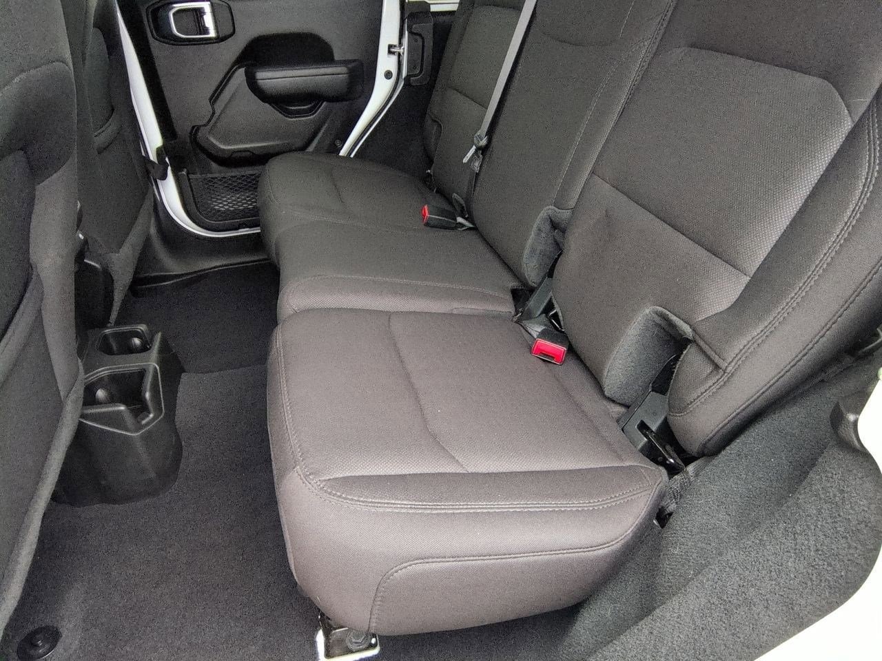 Thumbnail: 2022 Jeep Wrangler - 18