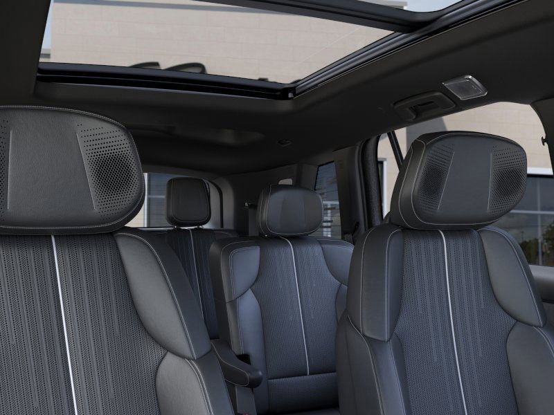 Thumbnail: 2026 Cadillac Vistiq - 24