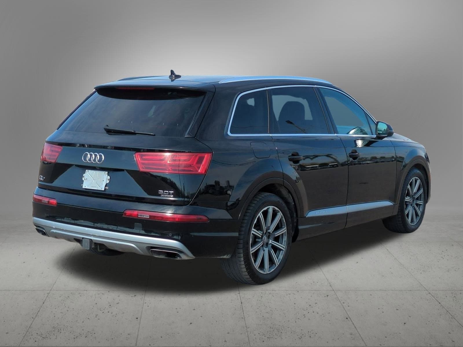 Thumbnail: 2017 Audi Q7 - 6
