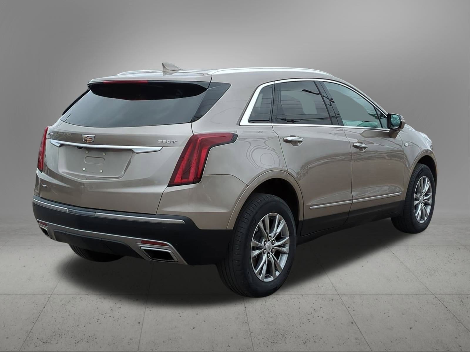Thumbnail: 2023 Cadillac XT5 - 6