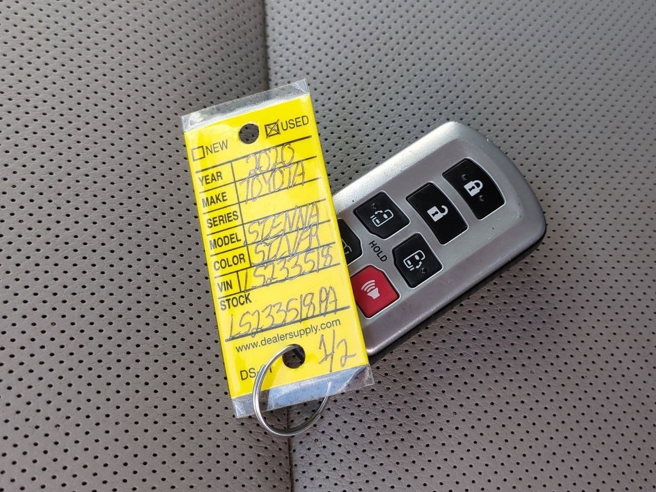 Thumbnail: 2020 Toyota Sienna - 37