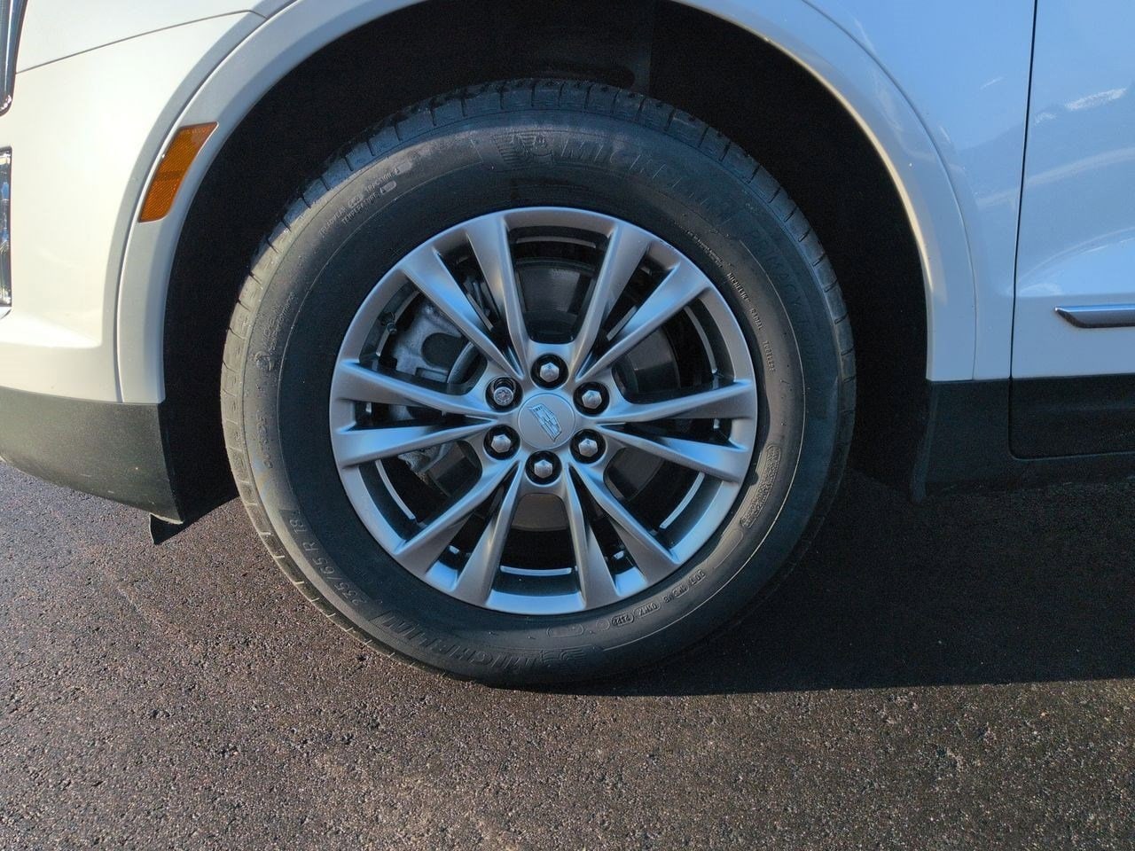 Thumbnail: 2023 Cadillac XT5 - 13