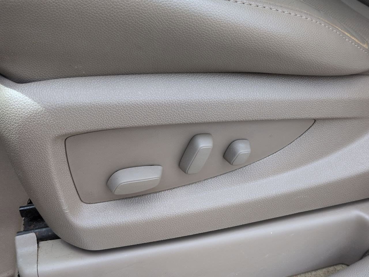 Thumbnail: 2015 Chevrolet Suburban - 17