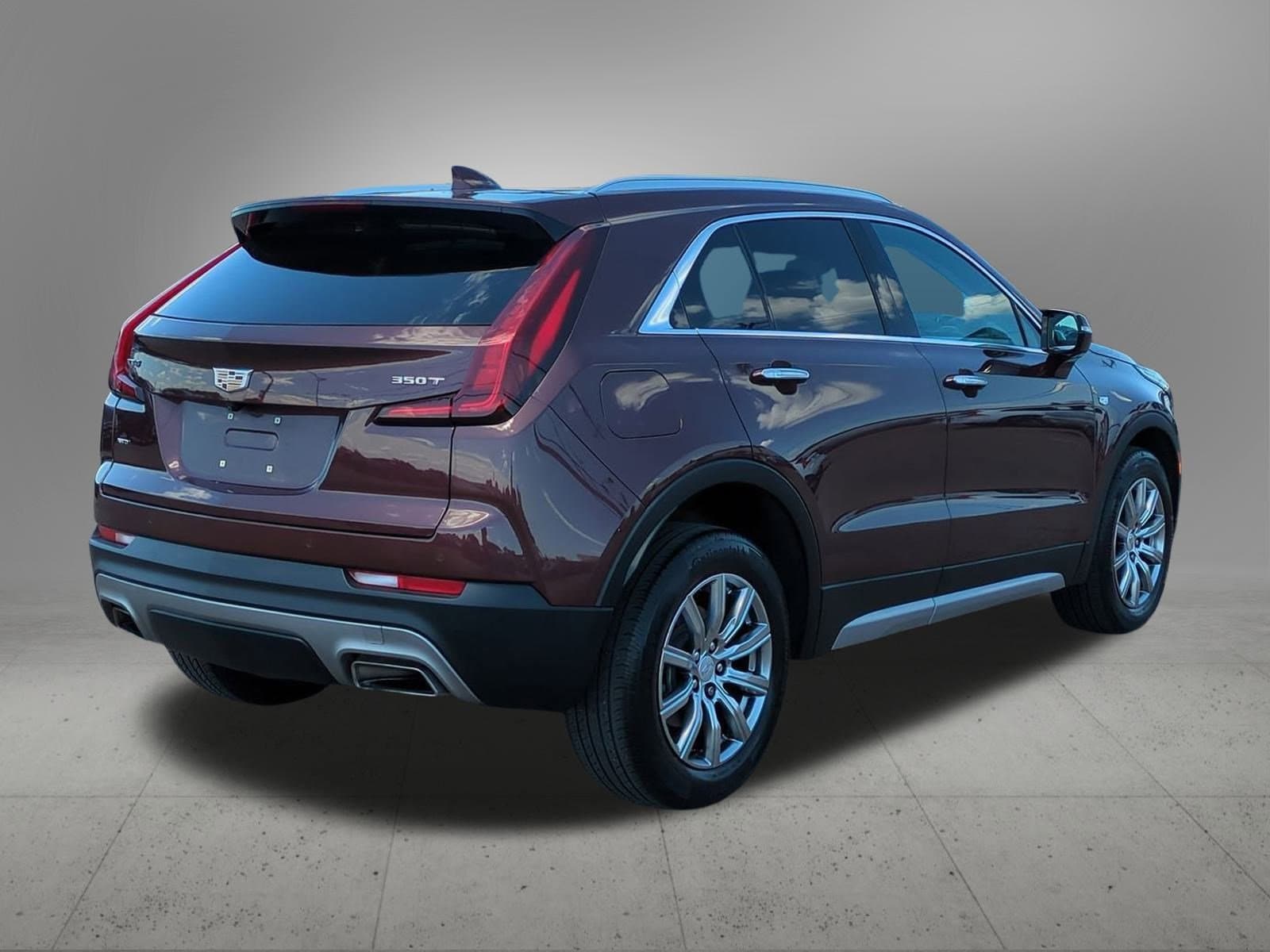 Thumbnail: 2022 Cadillac XT4 - 6