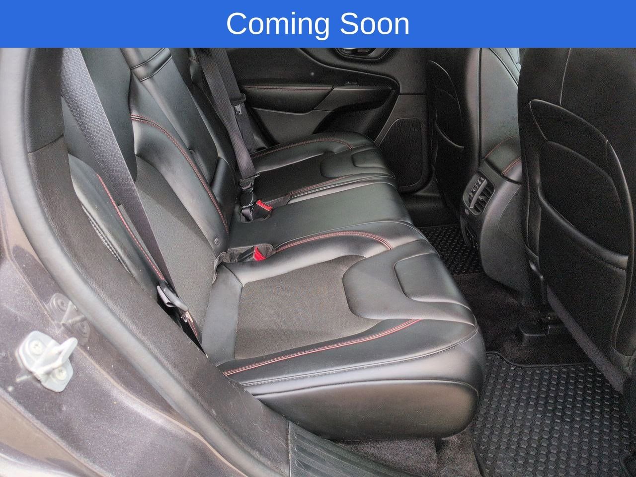 Thumbnail: 2019 Jeep Cherokee - 20