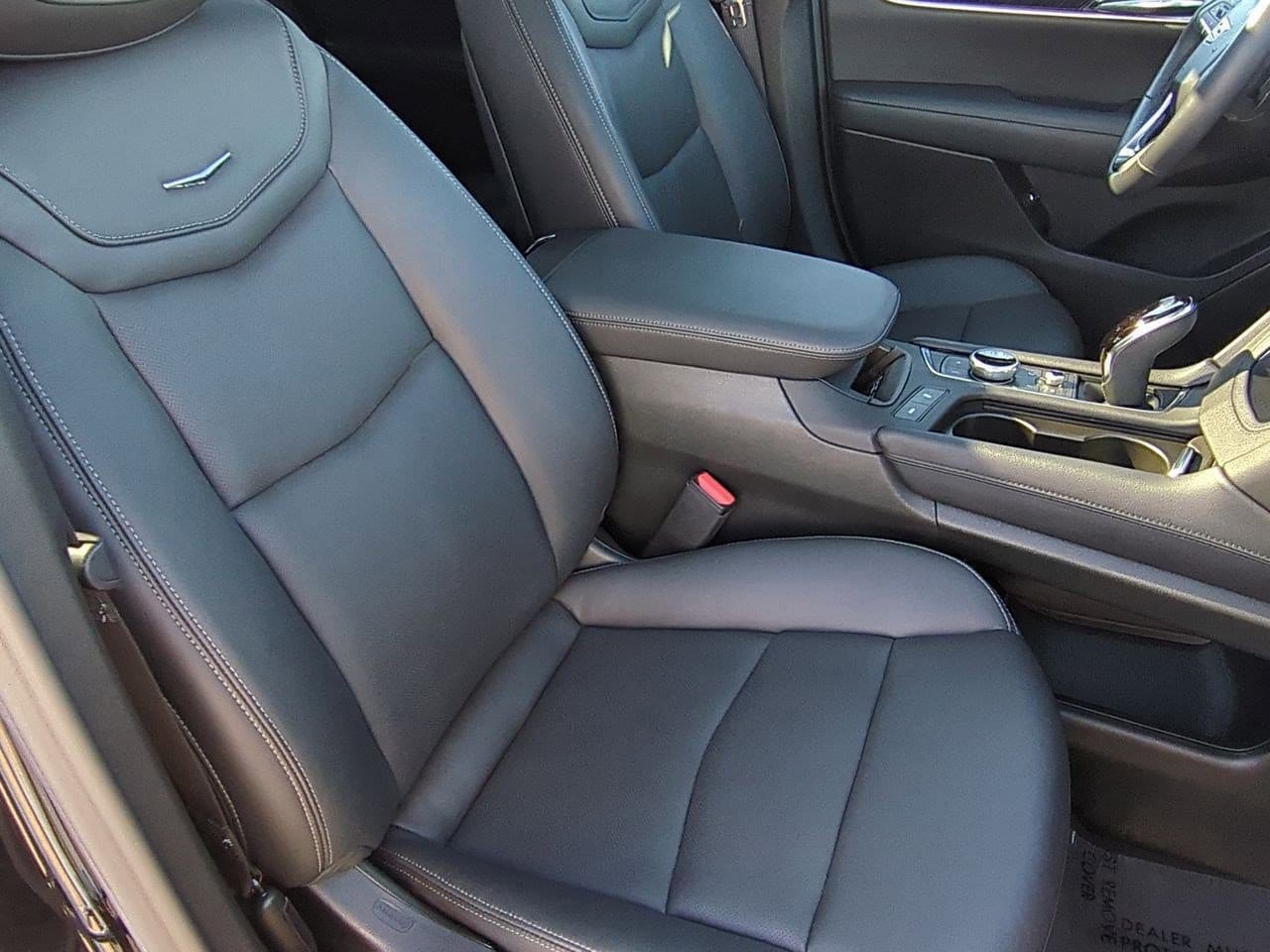 Thumbnail: 2025 Cadillac XT6 - 22