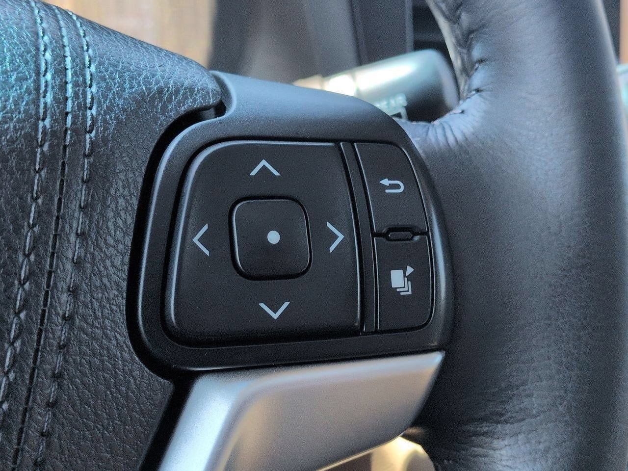 2015 Toyota Sienna XLE - Photo 25