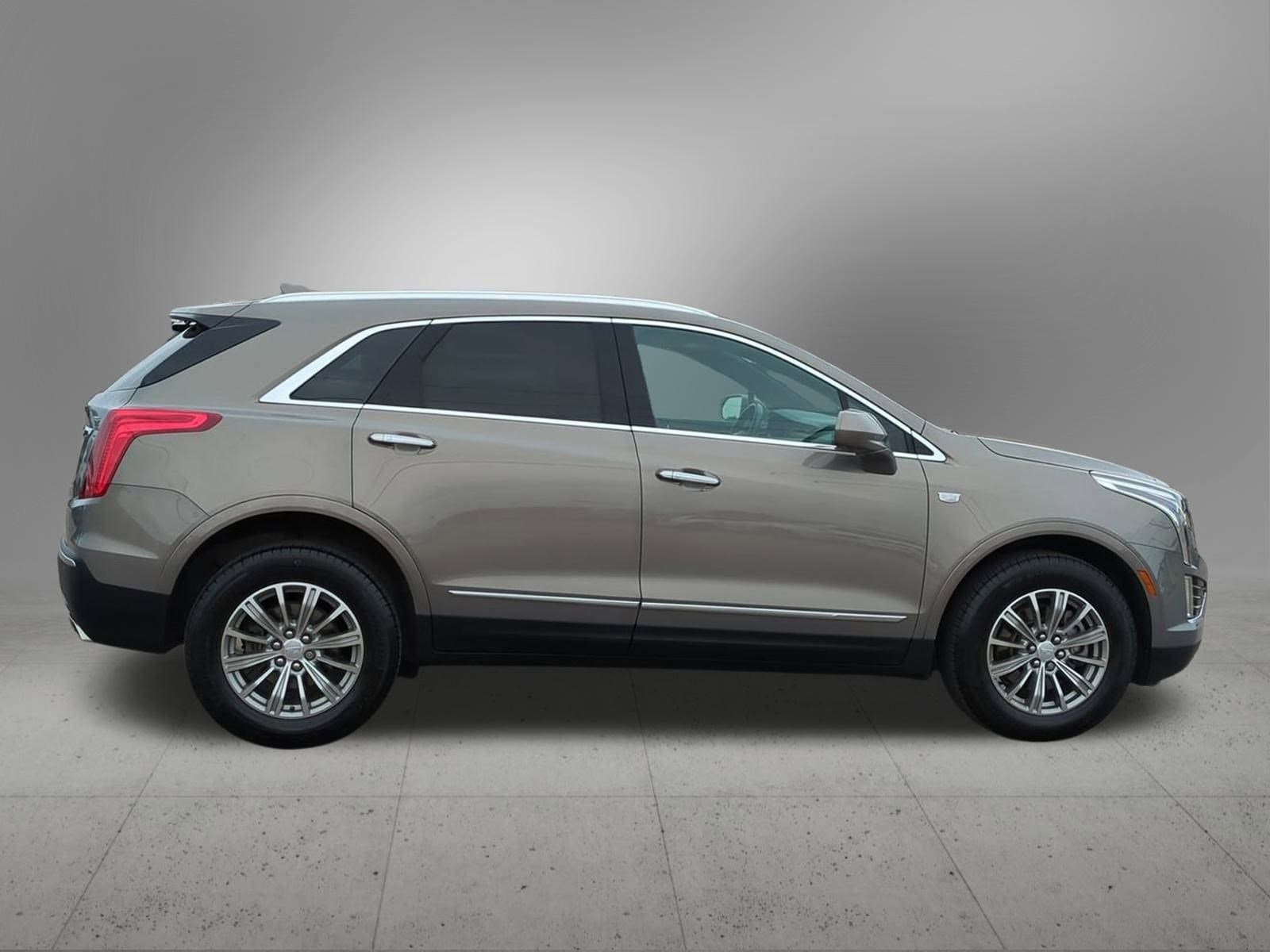 Thumbnail: 2022 Cadillac XT5 - 7