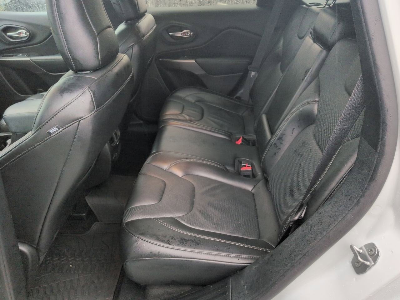 Thumbnail: 2020 Jeep Cherokee - 19