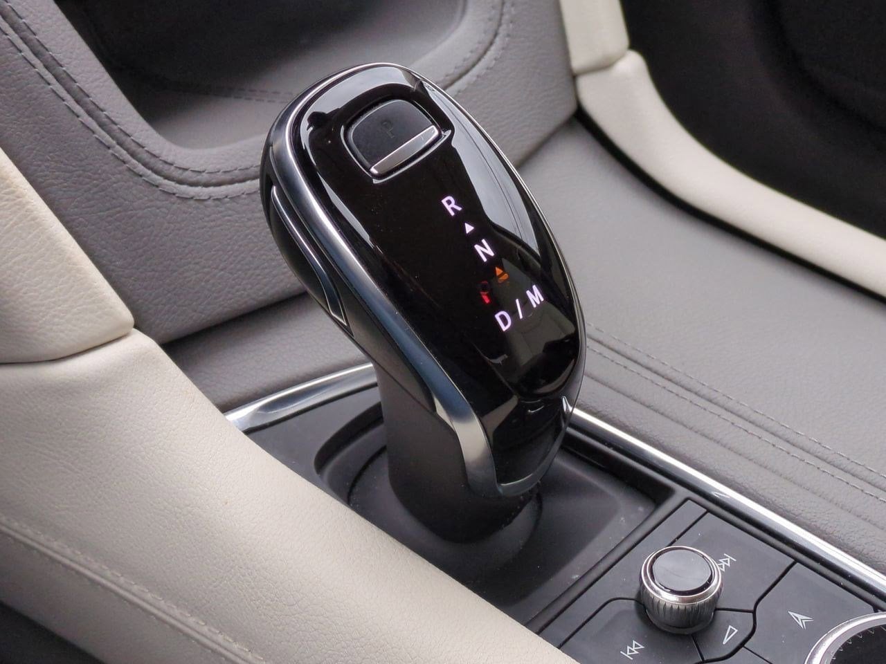 Thumbnail: 2023 Cadillac XT5 - 32