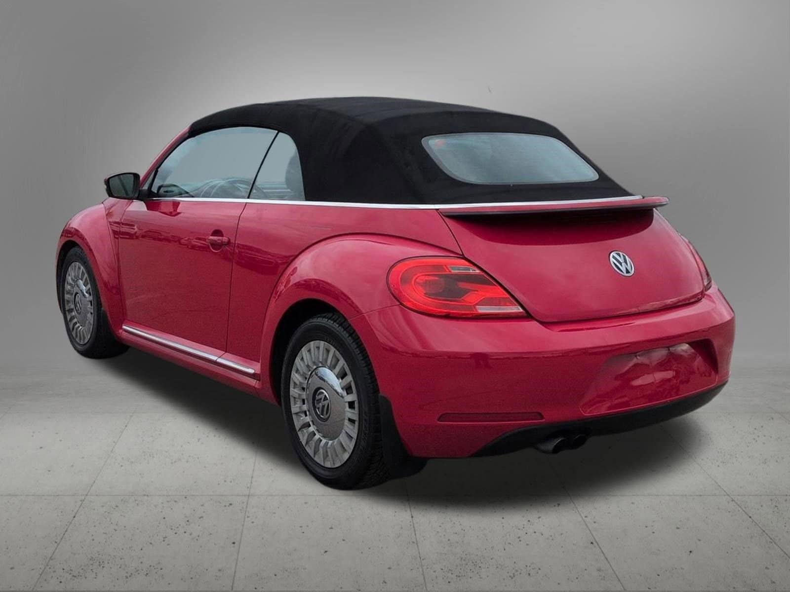 Thumbnail: 2015 Volkswagen Beetle - 4